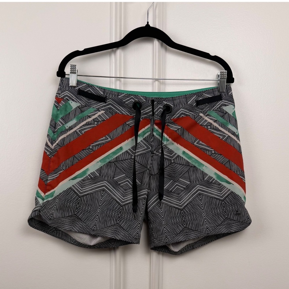 Prana Women's Board Shorts Small‎ Geometric Chevron Print Black Orange